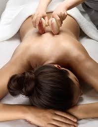 massaggio con conchiglie